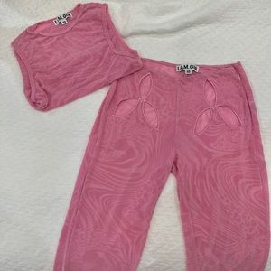 I Am Gia Amina set in pink